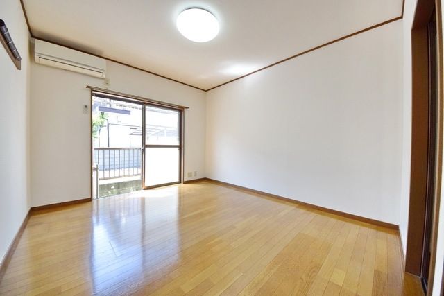 居室・リビング　落ち着く洋室