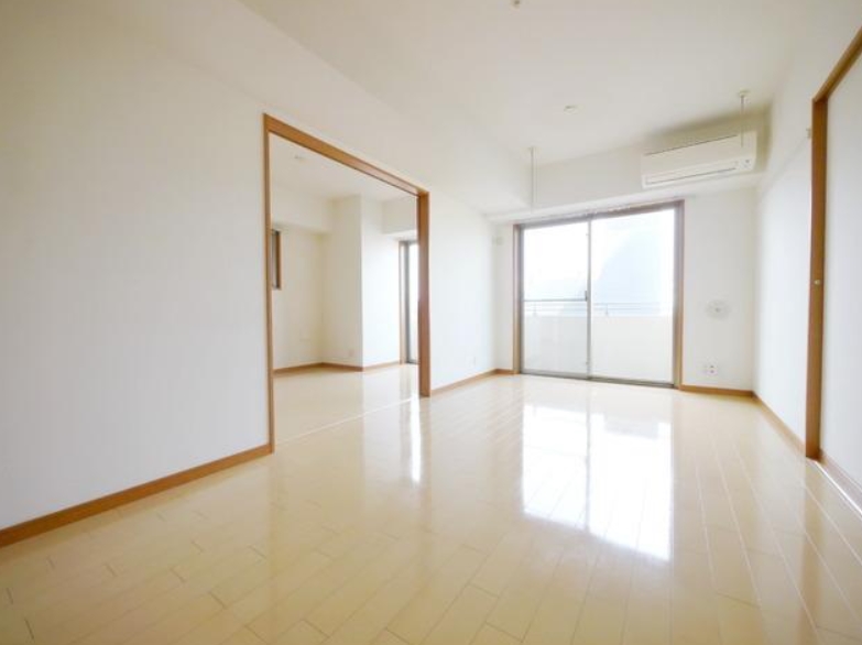 居室・リビング　☆明るい居間☆