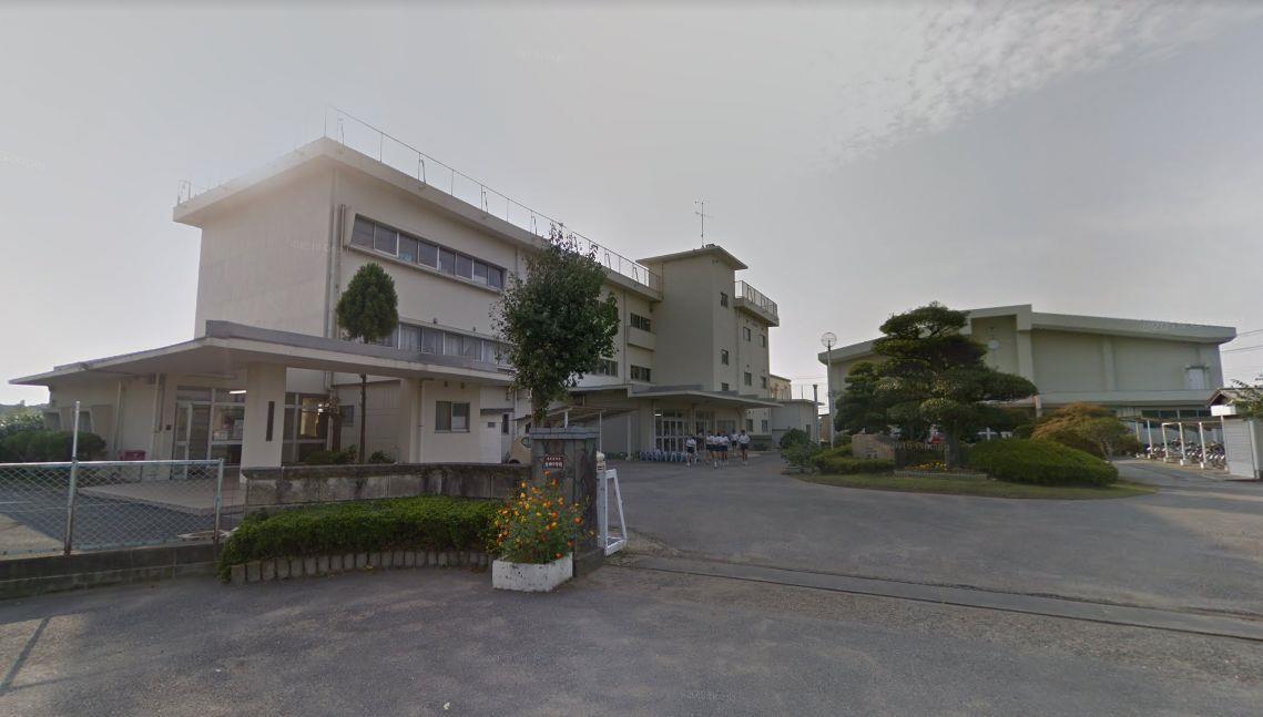中学校　木更津市立金田中学校（中学校）まで918m