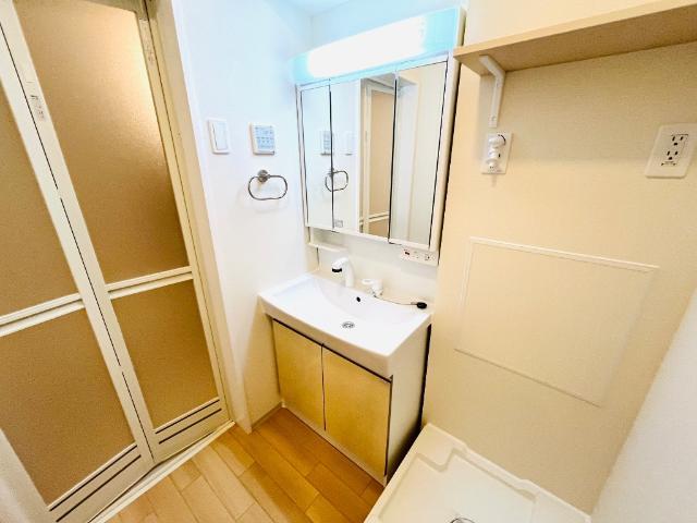 洗面設備　洗髪洗面化粧台