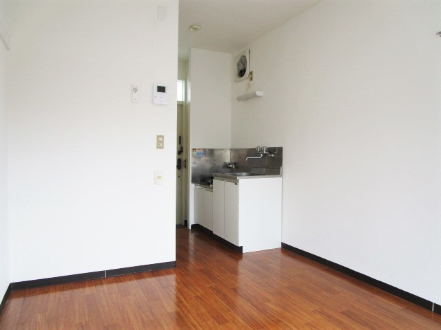 居室・リビング　別号室の参考写真です。