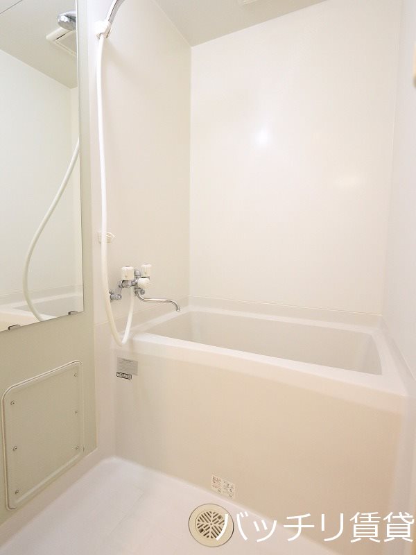 バス・シャワールーム　写真は同シリーズタイプの為、現状優先になります。