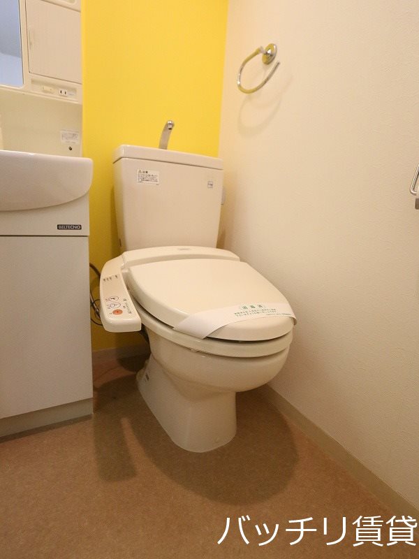 トイレ　写真は同シリーズタイプの為、参考写真になります。