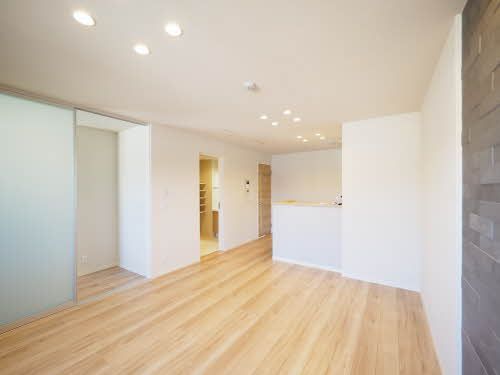 居室・リビング　お部屋全体の雰囲気が伝わってきますね！是非家具の配置などイ…