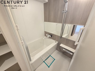 バス・シャワールーム　アクセントパネルがオシャレなお風呂です。