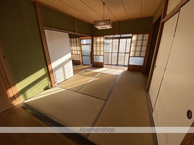 古田貸家の居間写真