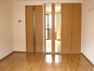 その他部屋・スペース　日当たり良好の明るいお部屋です。