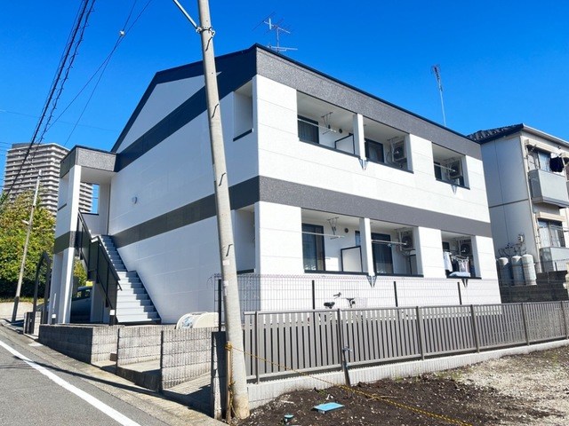 建物外観　橋本駅まで徒歩圏内で、3路線利用可能です。