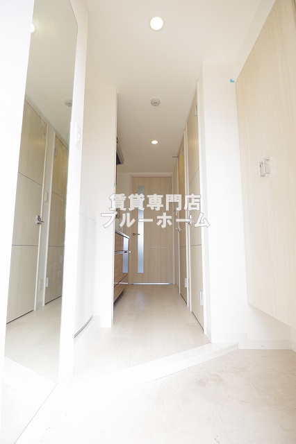 玄関　きれいな玄関スペース！