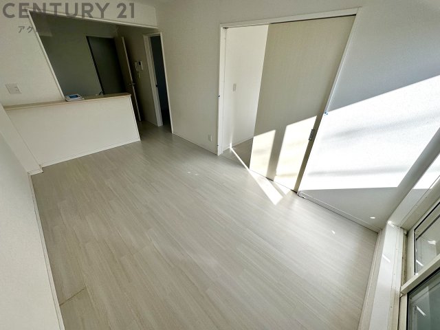 居室・リビング　床色が明るくて綺麗です♪