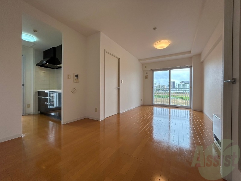 居室・リビング　広くてキレイなお部屋が広がっていて、充実した生活が送れそう。