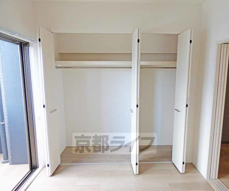 収納　広々とした収納です。