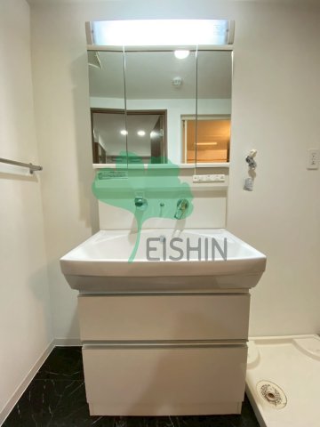 洗面設備　シンプルで使いやすい洗面台です！