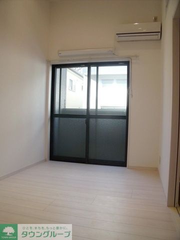 居室・リビング　エアコン付きの居室です