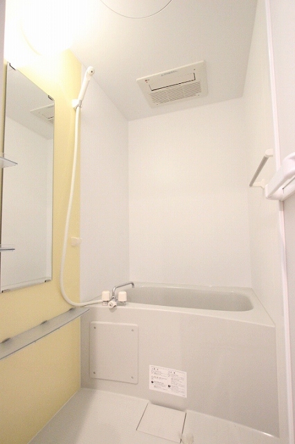バス・シャワールーム　同物件別号室のものです。