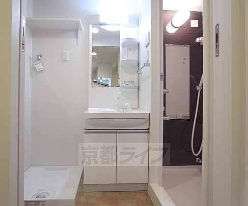 洗面設備　便利なシャンプードレッサー。