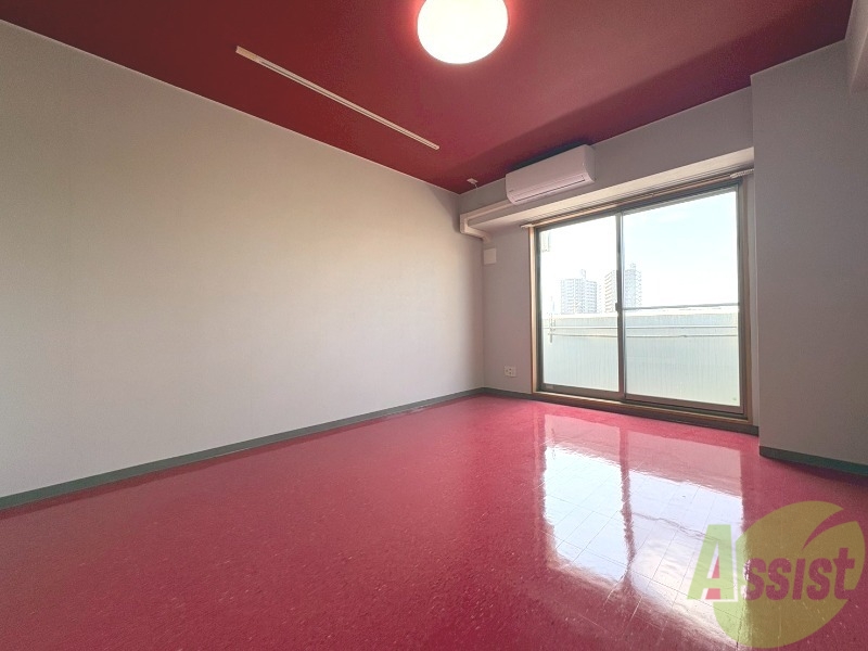 居室・リビング　８．６帖のリビングにです。お部屋を広く使えます。