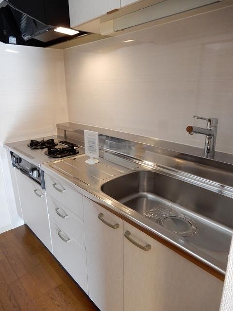 キッチン　システムキッチン・2口ガスコンログリル付き