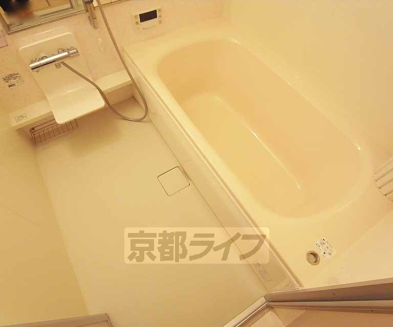 バス・シャワールーム　とっても広いお風呂です！