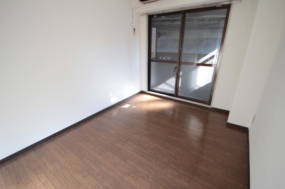 居室・リビング　※別号室の写真です。