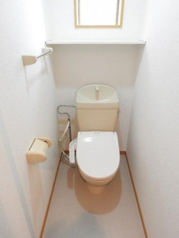 トイレ　清潔感のあるトイレです