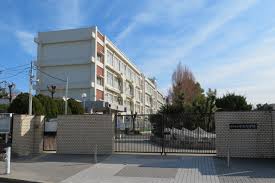 中学校　尼崎市立中央中学校（中学校）まで1230m