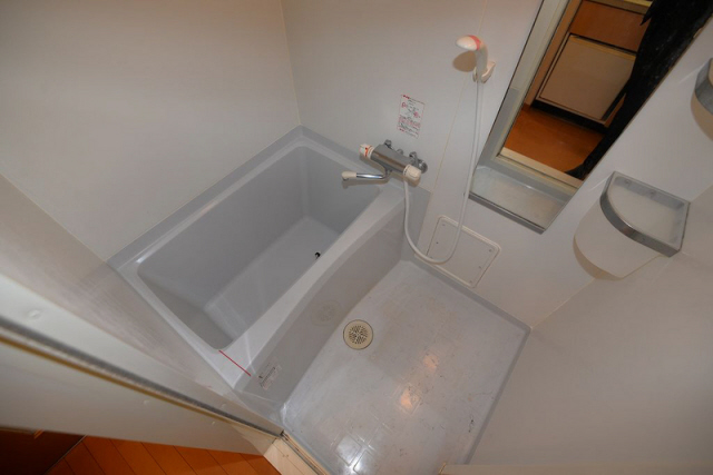 バス・シャワールーム　お風呂で日々の疲れを落としましょう