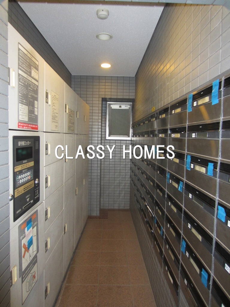 その他共有部分　1999年竣工　ラフュージュ大井町：宅配ボックス
