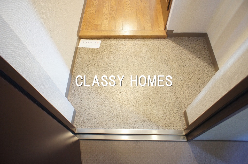 玄関　1999年竣工　ラフュージュ大井町：玄関