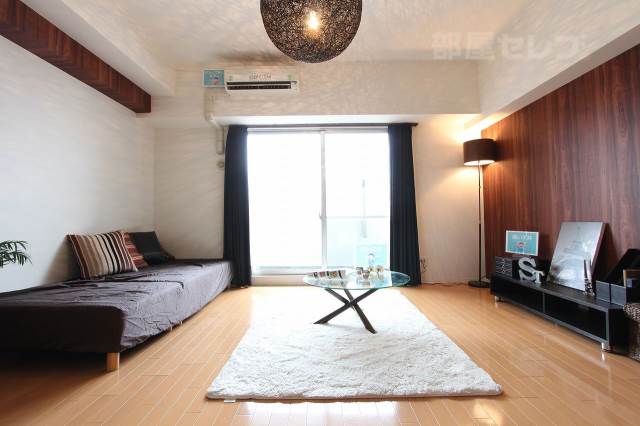 居室・リビング　広々１０帖以上　エアコン付き