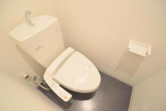 トイレ　温水洗浄便座