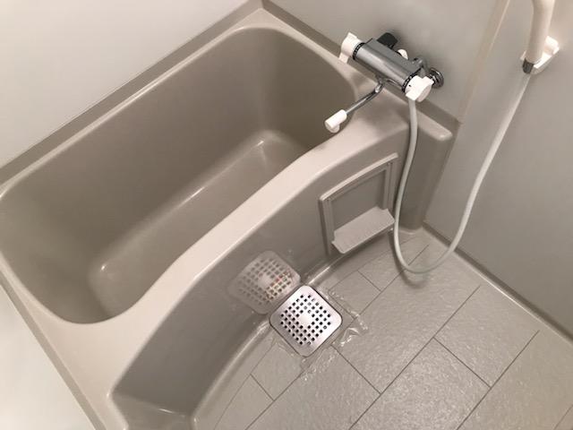 バス・シャワールーム　バス
