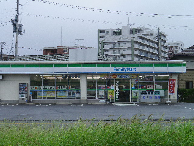 その他　ファミリーマート新田東店（その他）まで66m