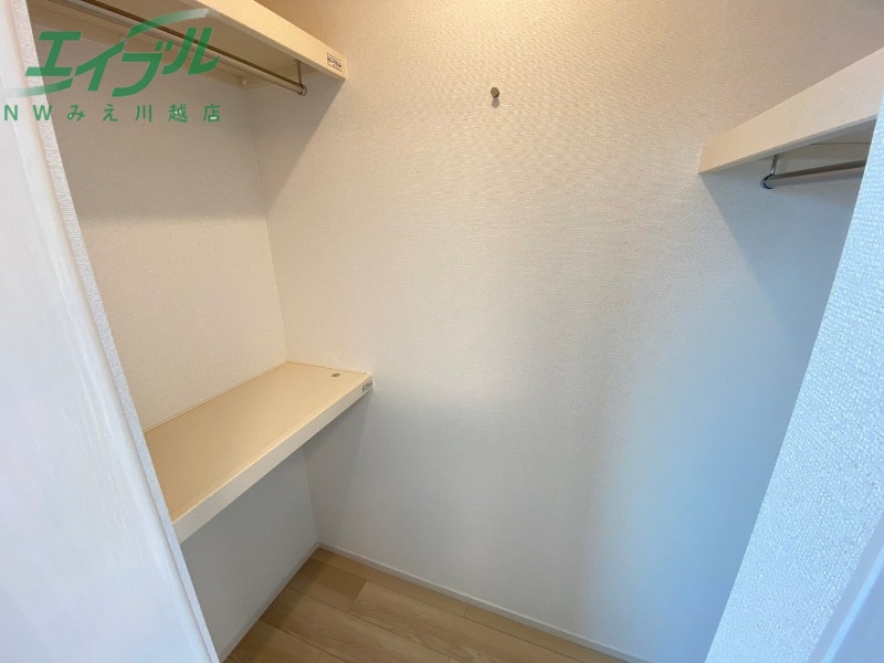 収納　別部屋反転画像