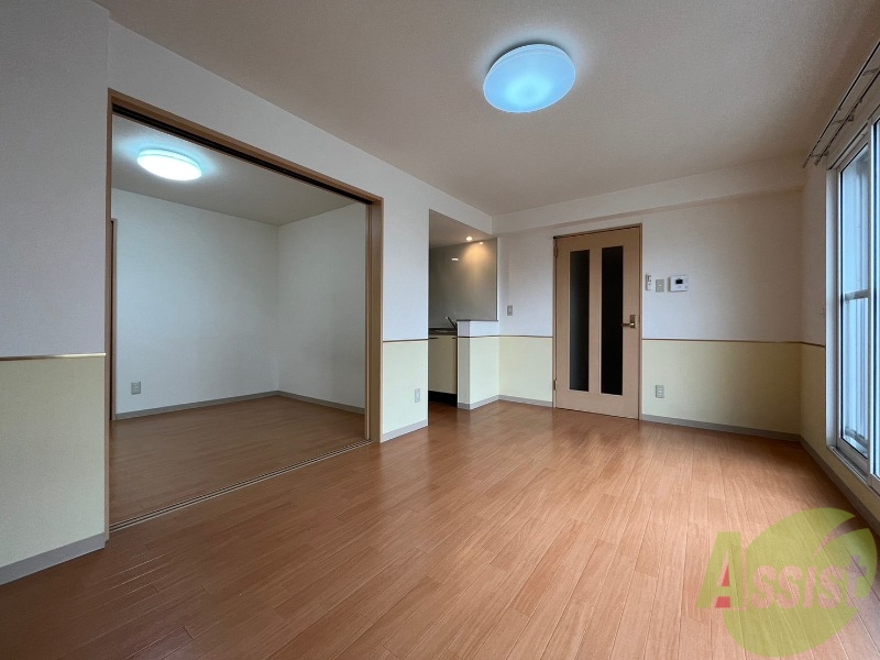 居室・リビング　広くてキレイなお部屋が広がっていて、充実した生活が送れそう。