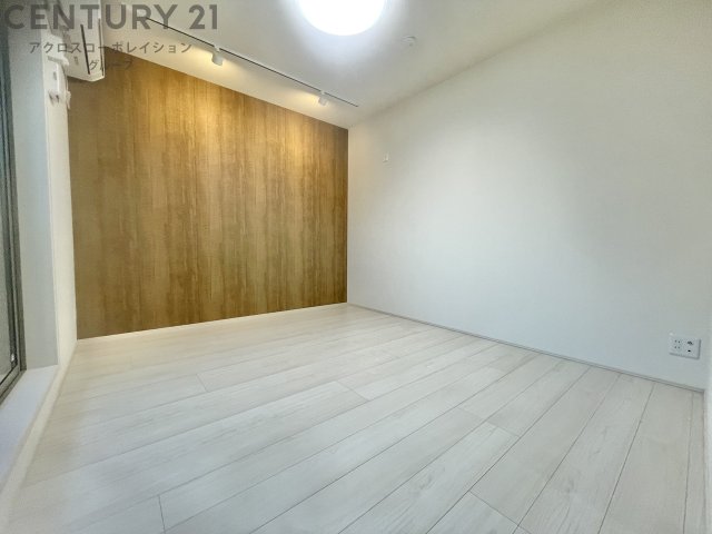 居室・リビング　エアコン・照明付きの7.2帖の洋室です♪