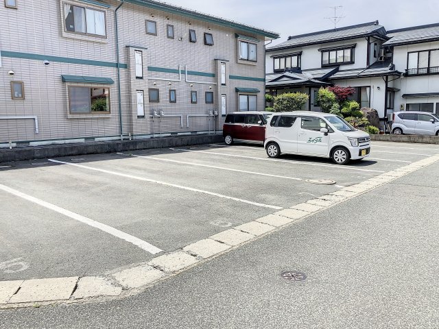 駐車場　縦列2台となります。