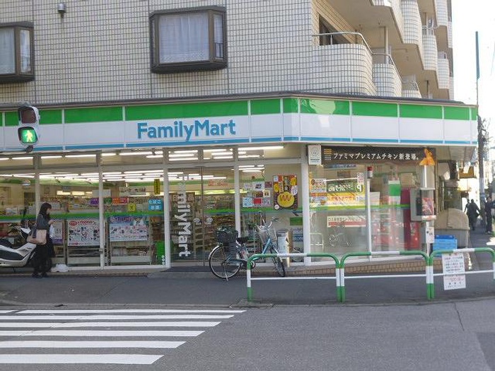 コンビニ　ファミリーマート ピソ池袋店（コンビニ）まで69m