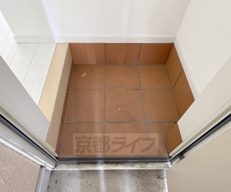 玄関　お部屋が見えないのがいいですね。