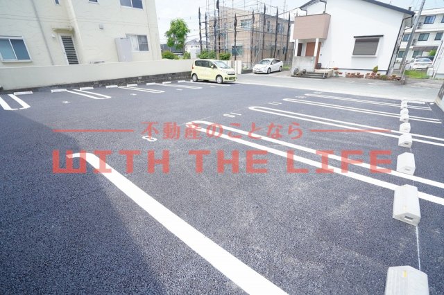 駐車場　車をお持ちの方に嬉しい駐車場付きの物件です