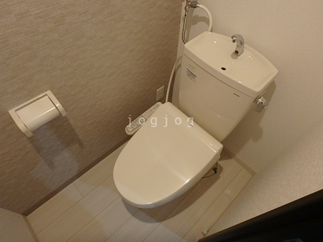 トイレ　温水洗浄器付き便座