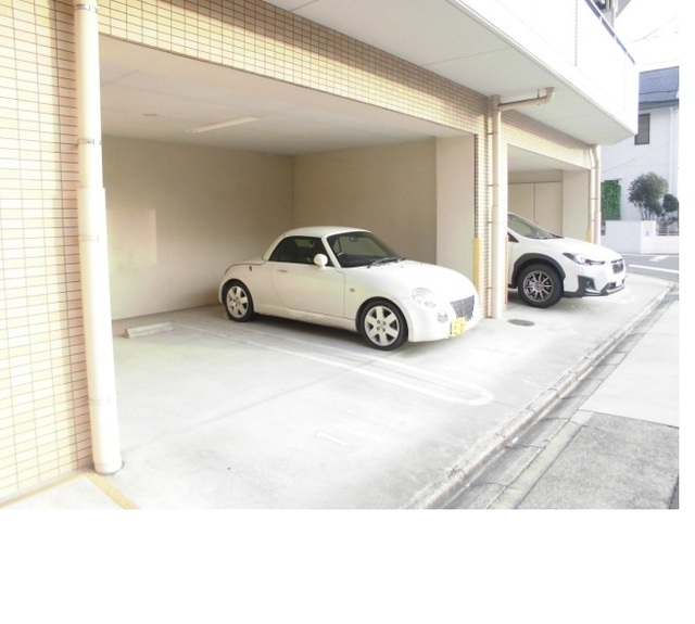 駐車場　駐車場