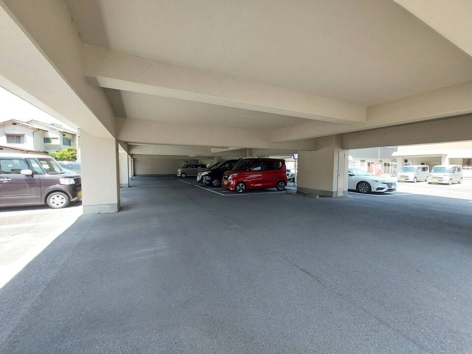 駐車場　駐車場