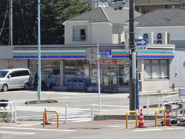 コンビニ　スリーエフ所沢中新井店（コンビニ）まで853m