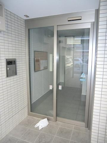エントランス　オートロック完備