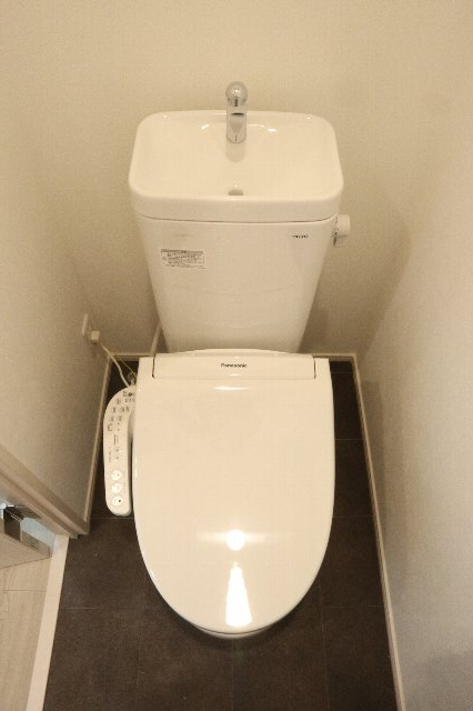 トイレ　キレイな個室空間です