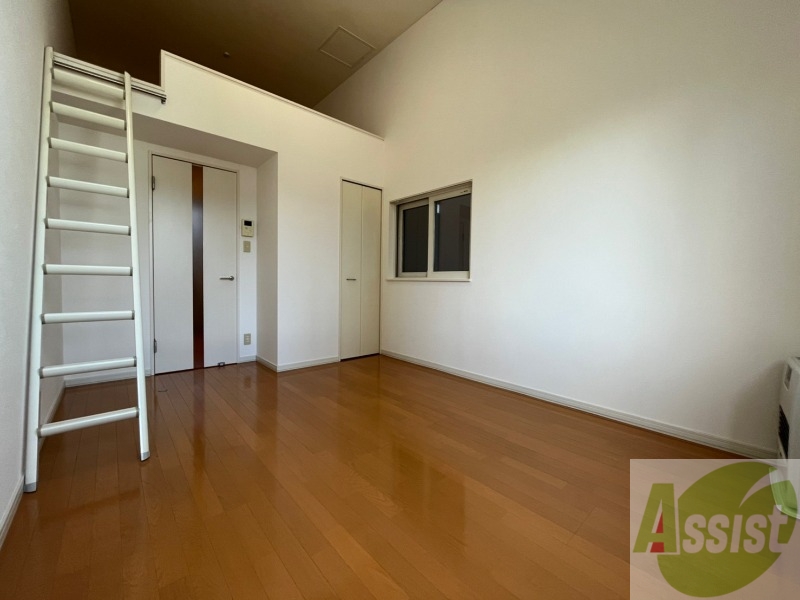 居室・リビング　明るいお部屋は気持ちよく過ごせそうですね。