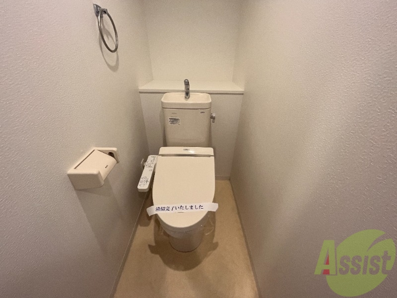 トイレ　温水洗浄便座付きのトイレは、使用しやすくうれしいですね。
