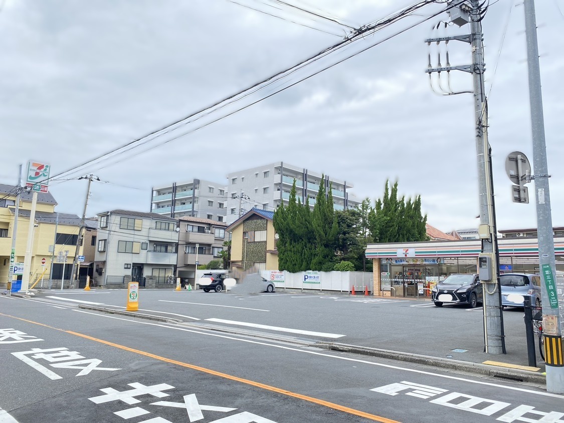 コンビニ　セブンイレブン川口芝3丁目店（コンビニ）まで30m