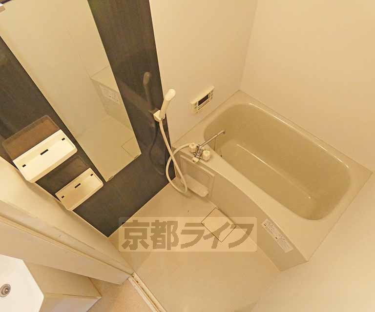 バス・シャワールーム　バスルームです。